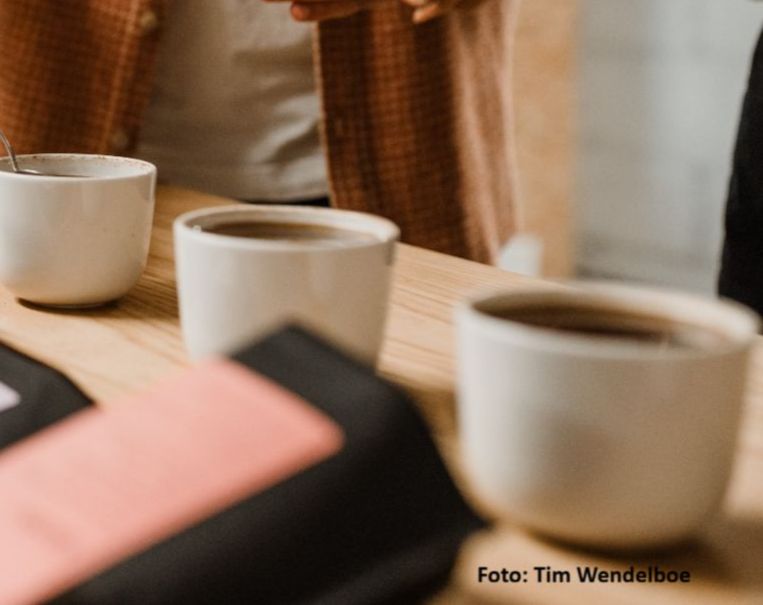 Tim Wendelboe sponser kaffe til Kjelsås skoles musikkorps loppemarked! Foto: Tim Wendelboe Kopper med kaffe fra Tim Wendelboe